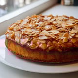 Bienenstich mit Vanillefüllung